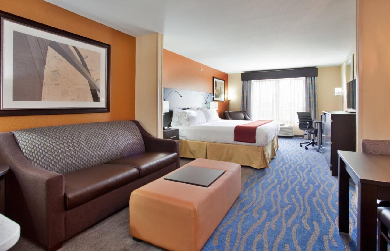 Holiday Inn Express & Suites St Louis Airport By Ihg Woodson Terrace Exterior foto